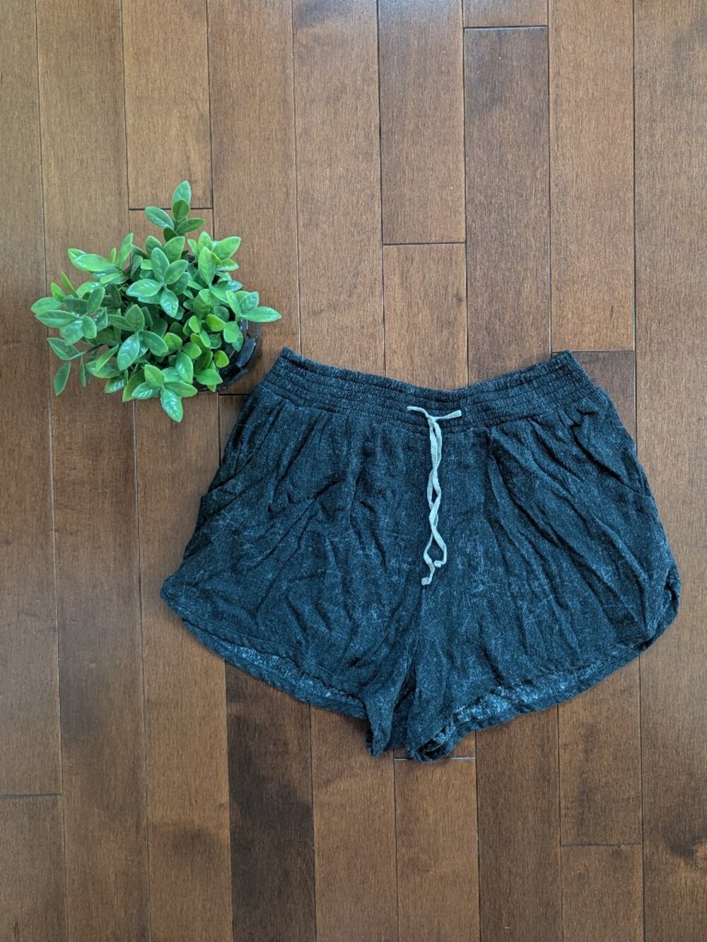 4/$25 LIGHTWEIGHT GREY WASHED LOUNGE SHORTS